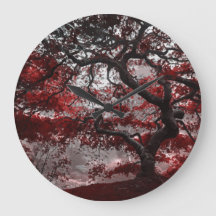 Arbre rouge en fleurs de cerisiers