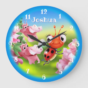 Grande Horloge Ronde Belle coccinelle dans le jardin de fleurs.