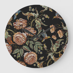 Grande Horloge Ronde Broderie rose, Style Renaissance.