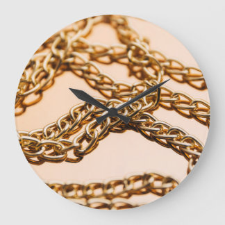 Grande Horloge Ronde Chaînes D'Or, Reflective Surface Luxe.