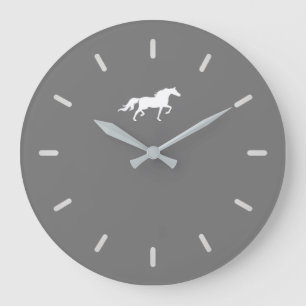 Grande Horloge Ronde Cheval blanc élégant silhouette sur gris