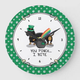 Grande Horloge Ronde Chien de la Saint Patrick Dachshund (noir et bronz