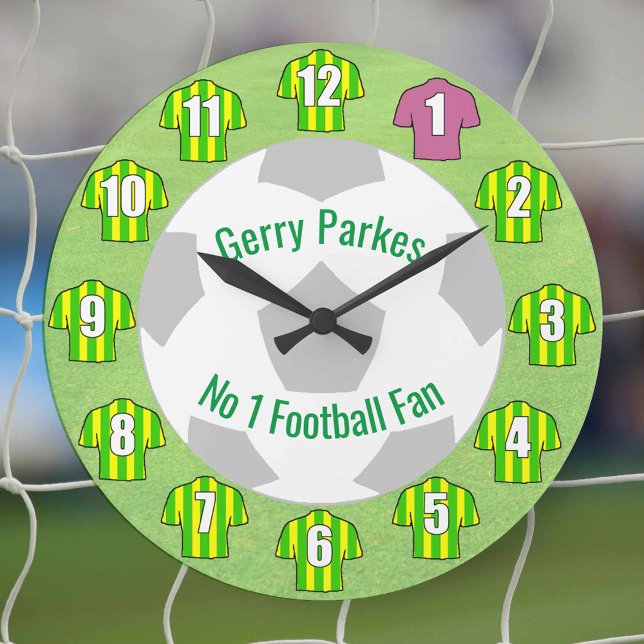Grande Horloge Ronde Clock de football (Green and yellow striped football shirts on a clock)