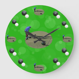 Grande Horloge Ronde Conception de joueur de boules sur pelouse verte e