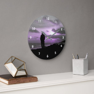 Grande Horloge Ronde Coucher de soleil et silhouette violette