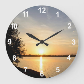 Grande Horloge Ronde Coucher du soleil au lac