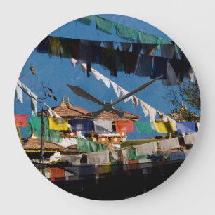 Grande Horloge Ronde Drapeaux de prière et chortens
