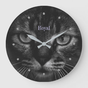 Grande Horloge Ronde Elegant tabby cat on silver grey shades