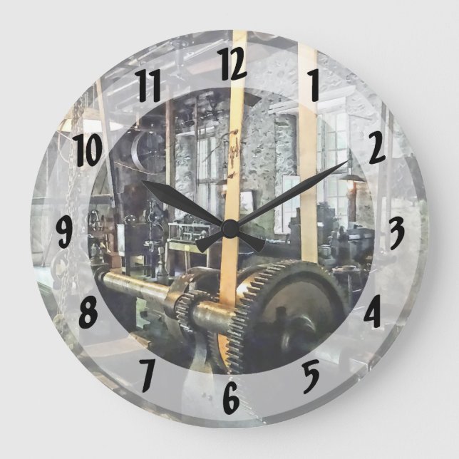Grande Horloge Ronde Grand Lathe dans la boutique de machines (Recto)