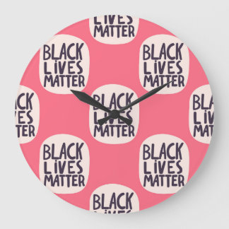 Grande Horloge Ronde Les vies noires comptent, motif calligraphique