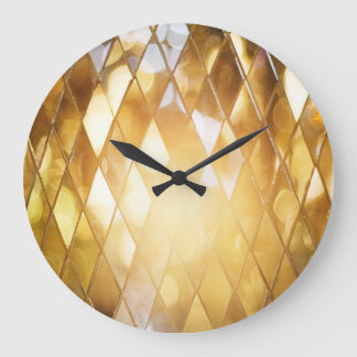 Grande Horloge Ronde Mosaïque d'or : Effet de verre brillant.