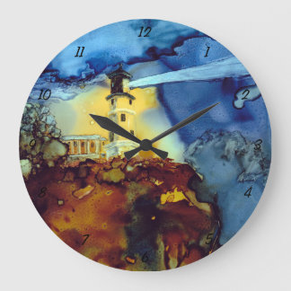 Grande Horloge Ronde Phare fendu de roche la nuit