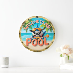 Grande Horloge Ronde Pool d'accueil Shark Ukulele Beach