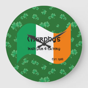 Grande Horloge Ronde Pub & Eatery Personnalisé Drapeaux Irlandais Trèfl