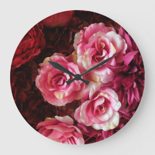 Grande Horloge Ronde Rose, roses rouges : arrière - plan de tissu.