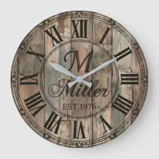 Grande Horloge Ronde Rustic Family Monogram Wall Clock | Wood-Look 