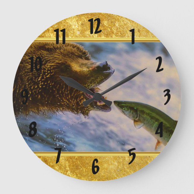 Grande Horloge Ronde Saumon à tête d'acier sautant dans la bouche des g (Recto)