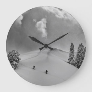 Grande Horloge Ronde Skieurs de randonnée dans la poudreuse fraîche
