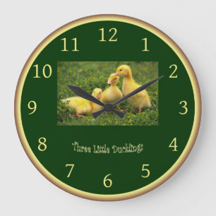 Grande Horloge Ronde Trois Petits Colliers Dans L'Herbe ~