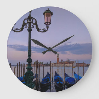 Grande Horloge Ronde Venice Awakens