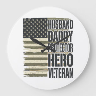 Grande Horloge Ronde Vétéran Mari Papa Protecteur Héros Chemise Drapeau