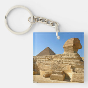 Grande Sphinx de Gizeh avec la pyramide de Khafre