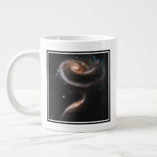 Grande Tasse Arp 273 Galaxies Interagissant En Andromède.