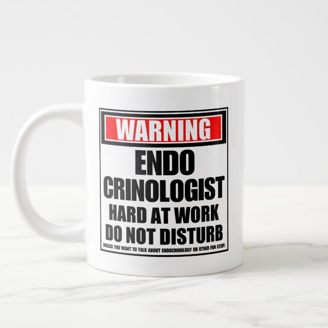 Grande Tasse Avertissement Endocrinologue Dur Au Travail (Gauche)