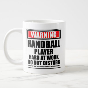 Grande Tasse Avertissement Handball Player Hard au travail