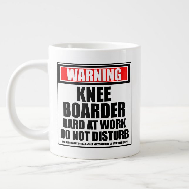 Grande Tasse Avertissement Kneboarder Dur Au Travail Ne Disturb (Gauche)