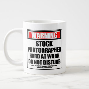 Grande Tasse Avertissement Photographe Stock Dur Au Travail