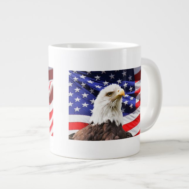 Grande Tasse Bald Eagle et drapeau américain (Devant droit)
