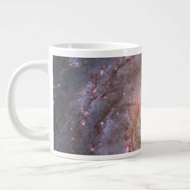 Grande Tasse Barred Spiral Galaxy Messier 83. (Gauche)
