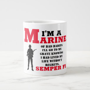 GRANDE TASSE C'EST UN BOUG DE CAFÉ GÉANT EN MARINE