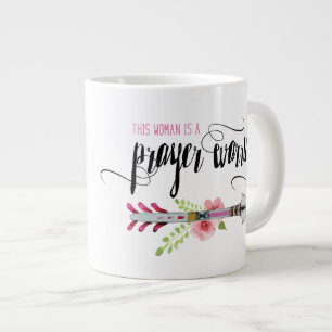 Grande Tasse Cette femme est une guerrière de prières Mug
