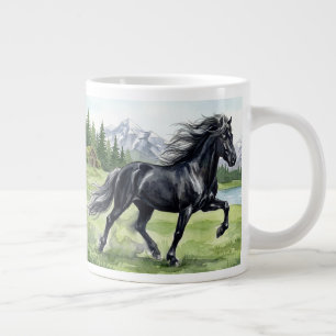 Grande Tasse Cheval islandais noir Freydis dans un pré