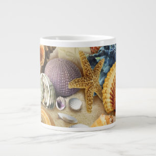Grande Tasse Coques de mer sur la plage