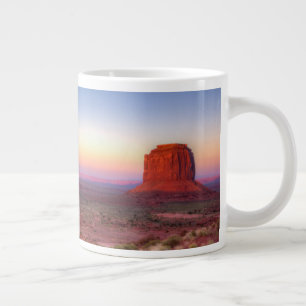Grande Tasse Coucher de soleil sur la vallée du Monument en Ari