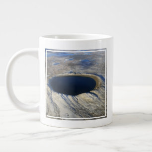 Grande Tasse Cratère aérienne Pingualuit, Québec, Canada.