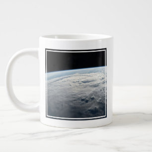Grande Tasse Cyclone Tropical Idai Au-Dessus De La Côte D'Afriq