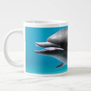Grande Tasse Dauphin Nageant Sous l'Eau dans une Mer Turquoise