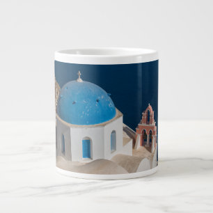 Grande Tasse Église sur l'île de Santorin, Grèce