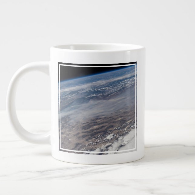 Grande Tasse Feu Autour Du Parc National De Yosemite. (Gauche)