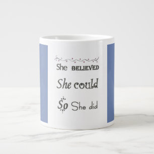Grande Tasse Filles de la Mug qui s'auto-adonnent positivement