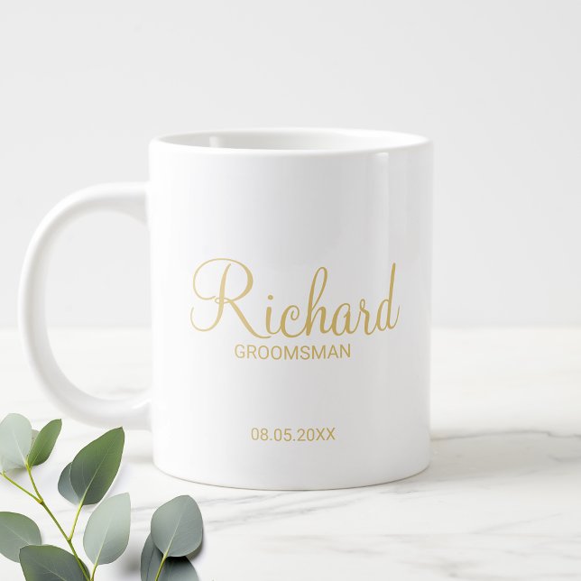 Grande Tasse Gold Modern Script Personnalisé Groomsman (Créateur téléchargé)