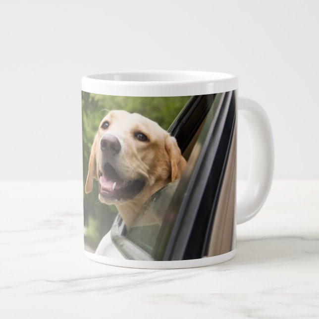 Grande Tasse Golden Labrador In Rearview Mirror (Devant droit)
