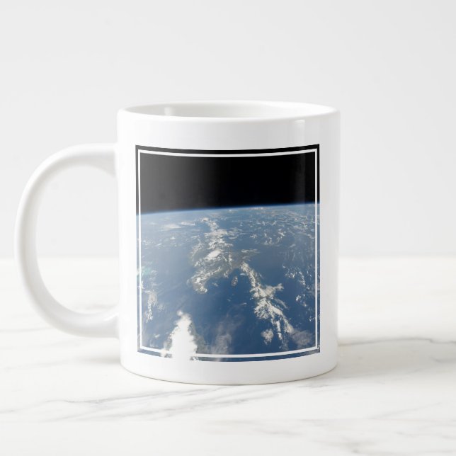 Grande Tasse La Poussière Saharienne Frappant Vers L'Ouest Dans (Gauche)