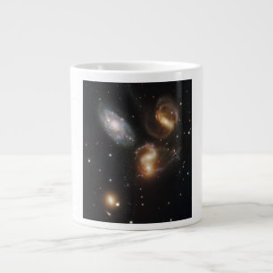 Grande Tasse La quintette de Stephan : Une épave galaxie galact