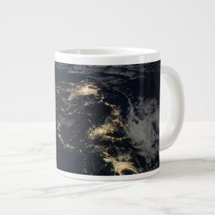 Grande Tasse La Ville Éclairait Le Japon La Nuit.