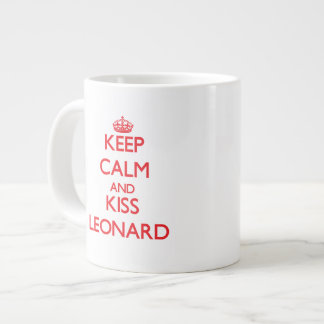 Grande Tasse Maintenez calme et baiser Léonard